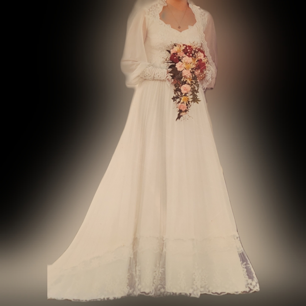 Early 80s Vintage Size 8 Wedding Dress Union made!